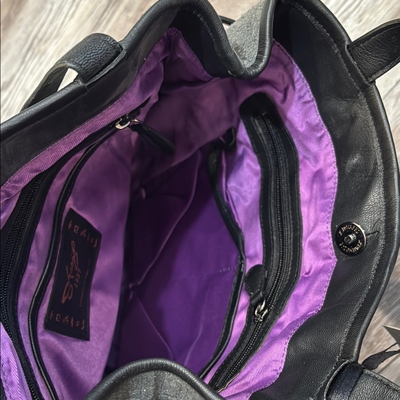 Sharif Gray and Black Lion Door Knocker Shoulder Bag with Ornate Design - Picture 7 of 9